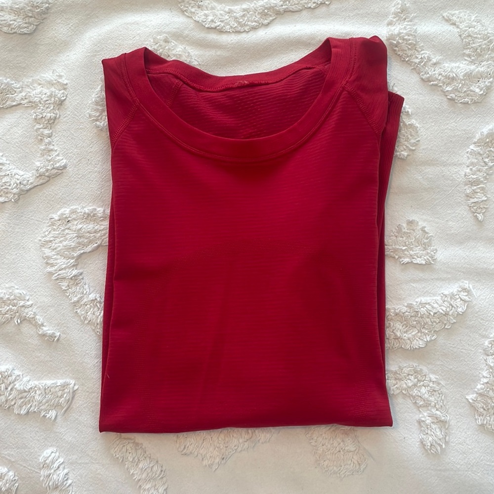 red lululemon swiftly tech long sleeve full length size 4